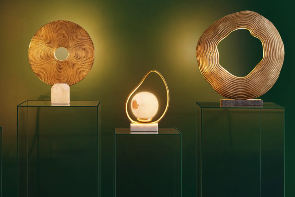 Resin Sculptural Lamp: Artistic Lighting for Designer Studios