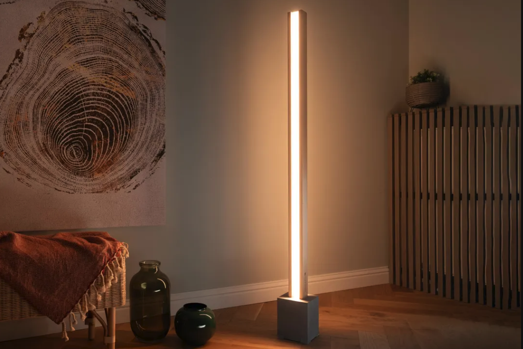 Minimalist Cement Base Floor Lamp: Exhibition Hall Highlight Minimalist Cement Base Floor Lamp: Exhibition Hall Highlight