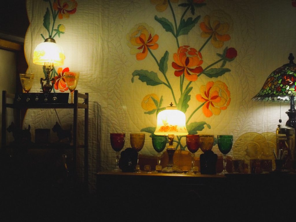 Enhance Your Reading Space with a Stained Glass Table Lamp Enhance Your Reading Space with a Stained Glass Table Lamp
